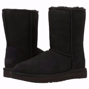 DONT OFFER Fit 6 UGG Black Short Boots WIth Box